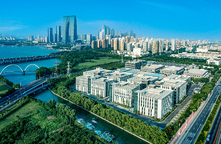 中国总部及研发中心
地址:苏州市工业园区金鸡湖畔
面积:2000m²
配备黄光实验室/千级洁净间/ICP-MS等全套测试设备
